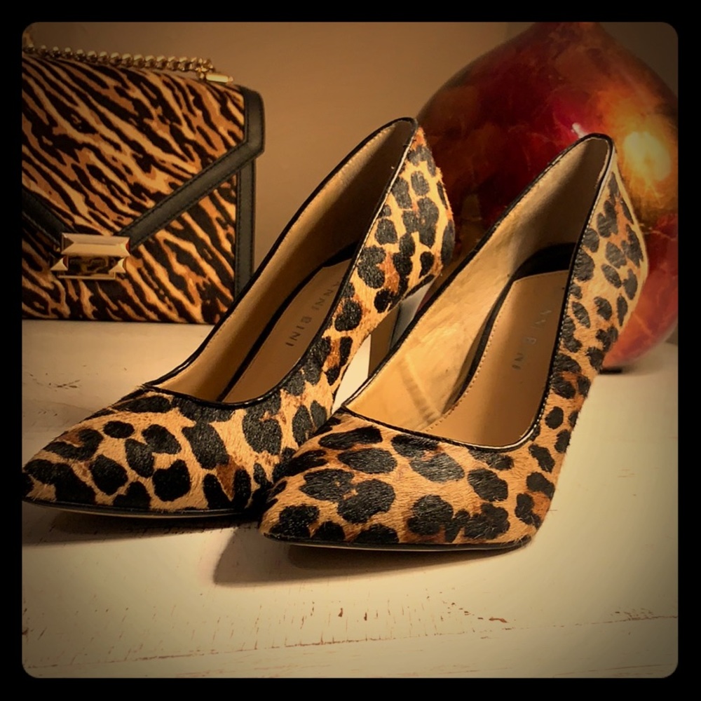 Gianni Bini leopard print heels
